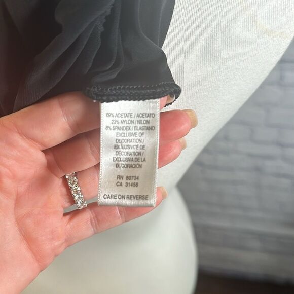 🖤 BCBG Black Halter Style Top - Size Small - Lace Detail - Silky Feel - Picture 6 of 6